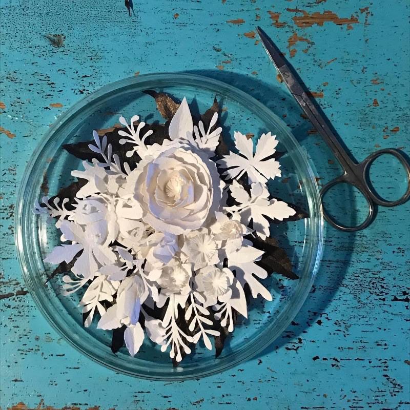 Boeket in petrieschaaltje